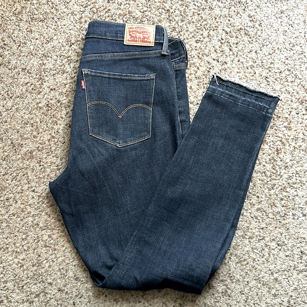 Levi’s 311 Shaping Skinny women jeans